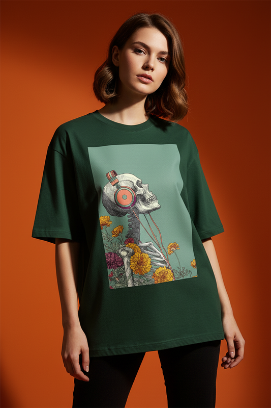 Green tee - Woman - Orange background